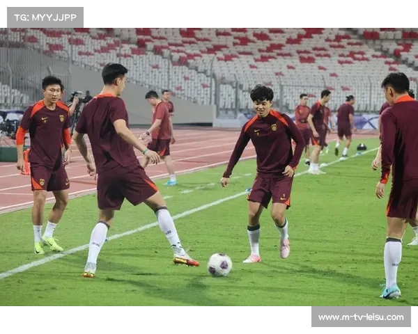 前国足主帅伊万科维奇现身观战克罗地亚对阵捷克世欧预焦点之战 前国足主帅伊万科维奇现身观战克罗地亚对阵捷克世欧预焦点之战